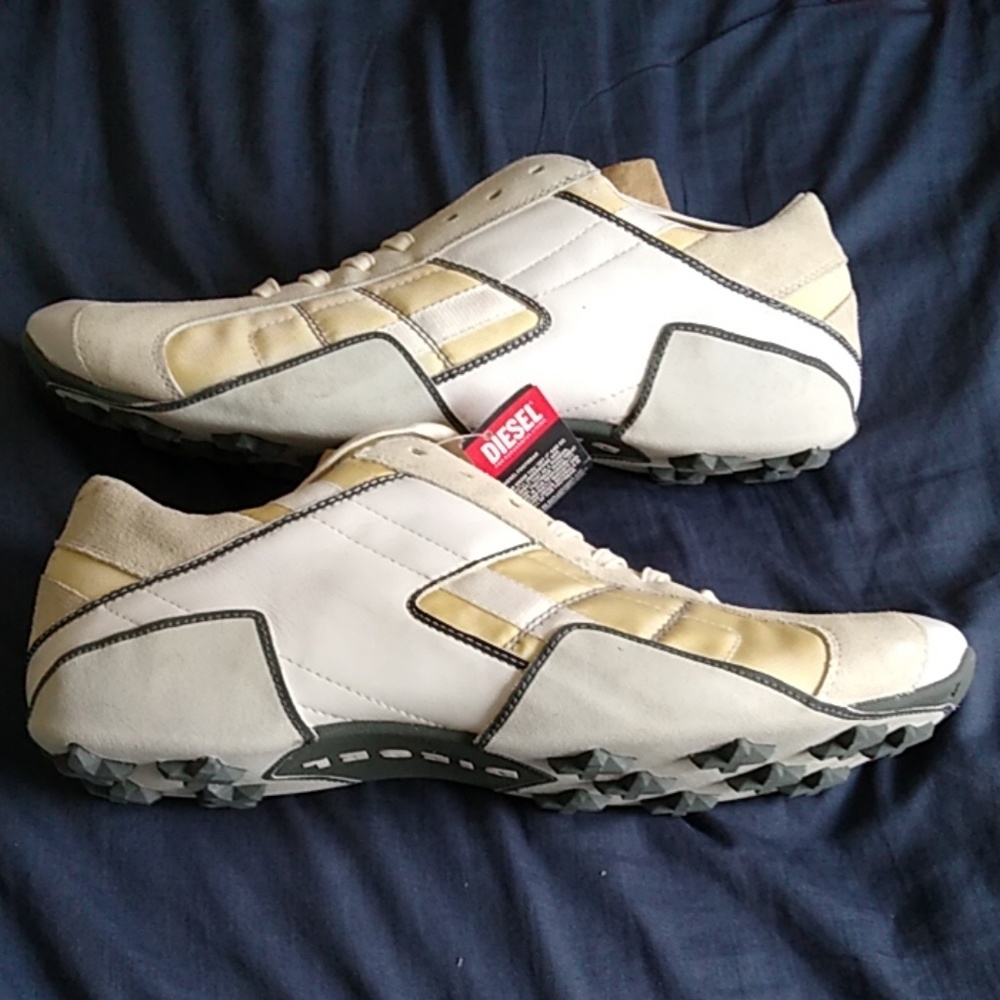 Diesel Auriga, White/White/Elder NEW in Box